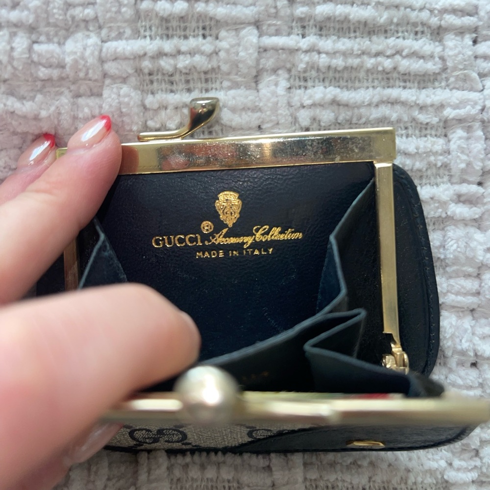 Gucci Black and Cream Monogram coin purse - Picture 4 of 5